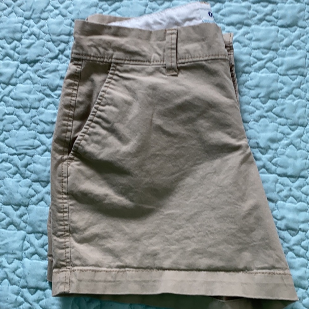 Old Navy khakis shorts Size 0 Reg. - Picture 6 of 7